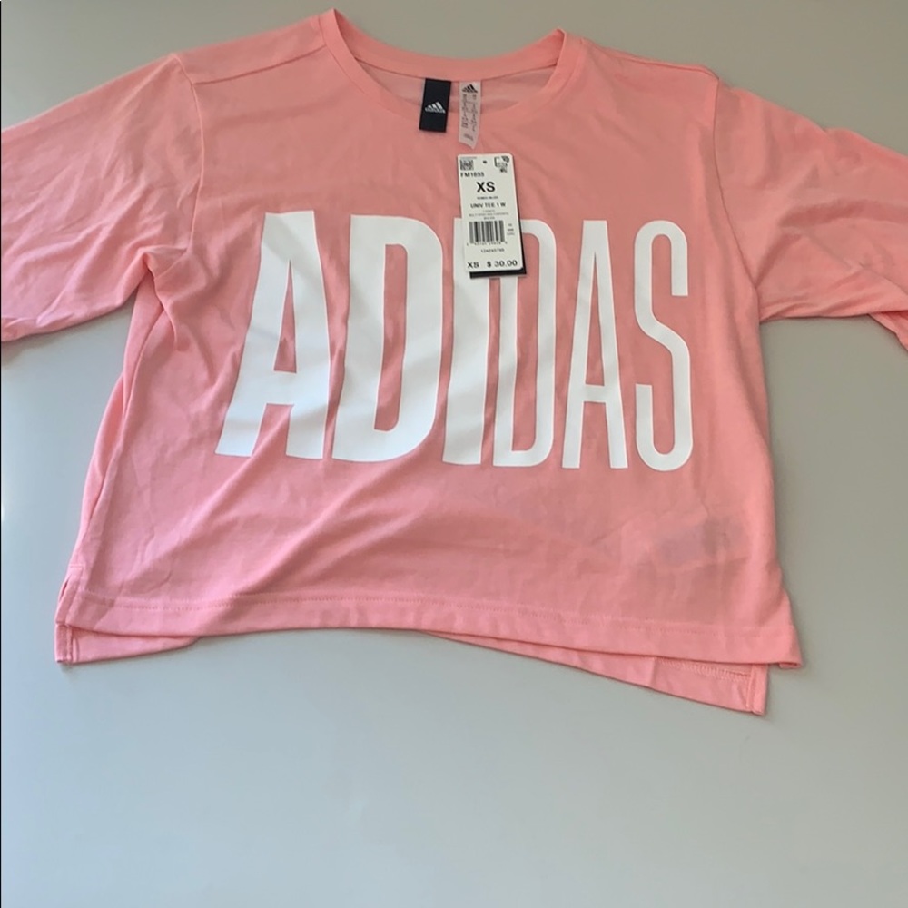Cropped Adidas T-shirt